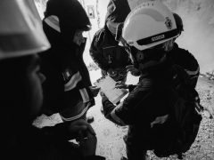 Dinas Damkar Pringsewu Bersihkan Material Longsor di Jalan Protokol